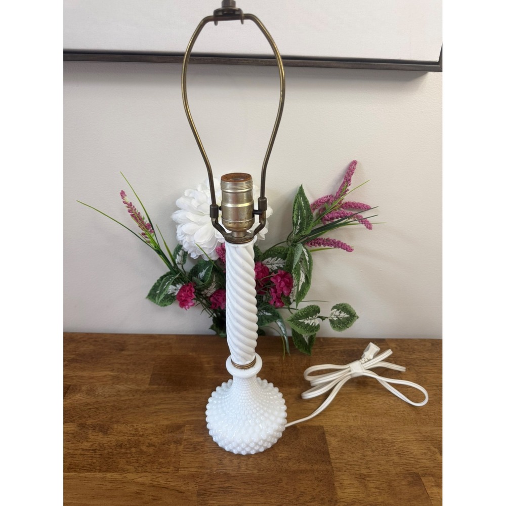Vintage Milk Glass Hobnail Swirl Column Lamp Mid Century‎ Lighting MCM Decor